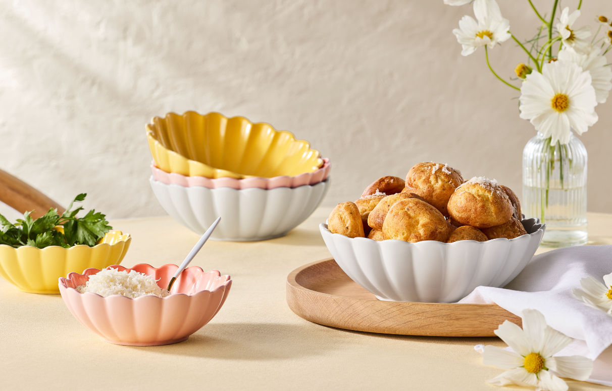 Le Creuset Gerbera Collection