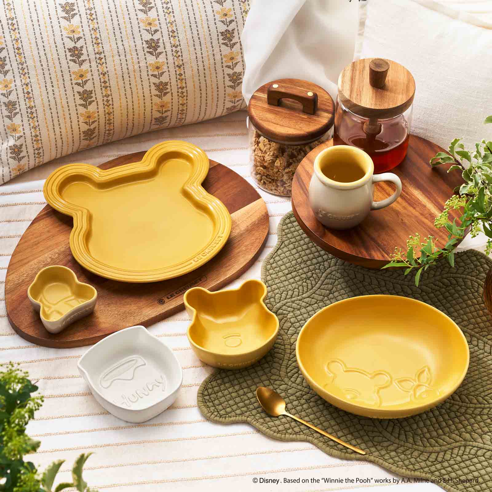 Winnie the Pooh Oval Dish image number 6