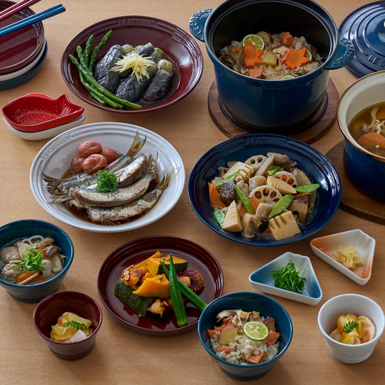 Set of 2 Mount Fuji Dishes image number 5