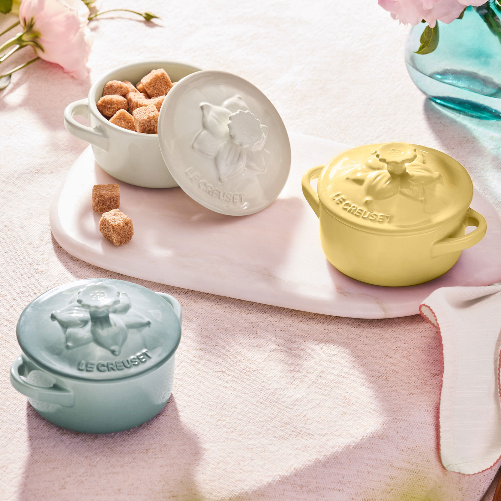 Jardin Relief Classic Round Mini Cocotte image number 5