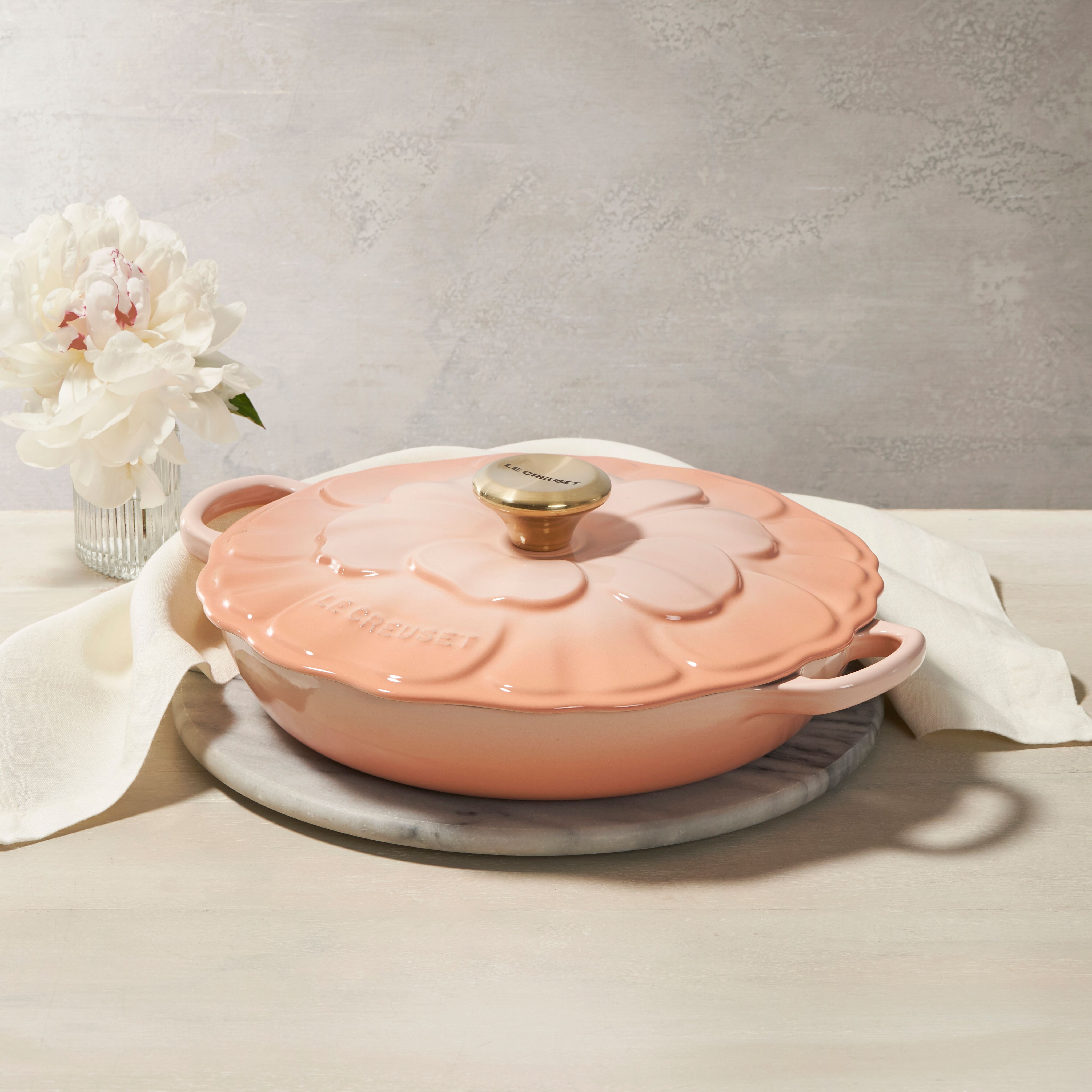Signature Petal Braiser Light Gold Knob image number 5