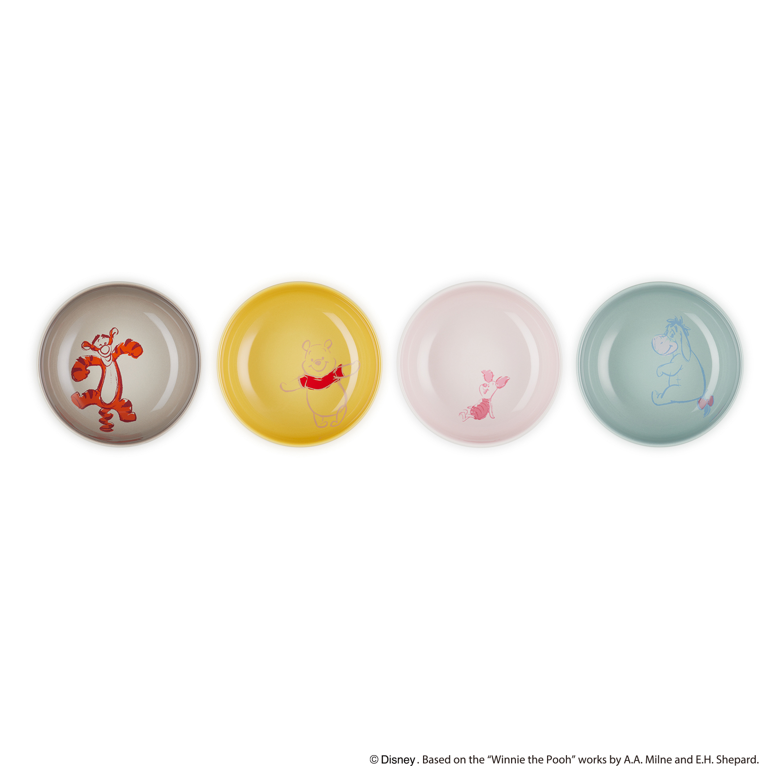 Set of 4 Winnie the Pooh Manila Round Dish image number 1