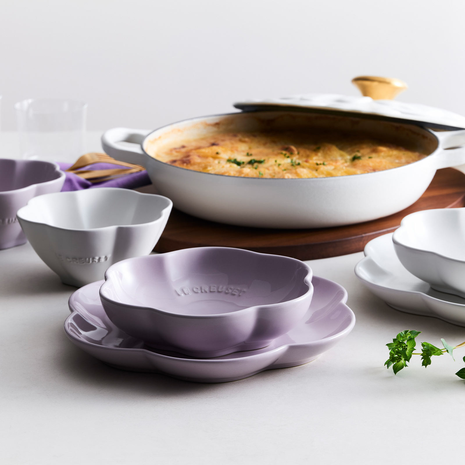 Seoul Sphere Floral Stoneware Bowl image number 4