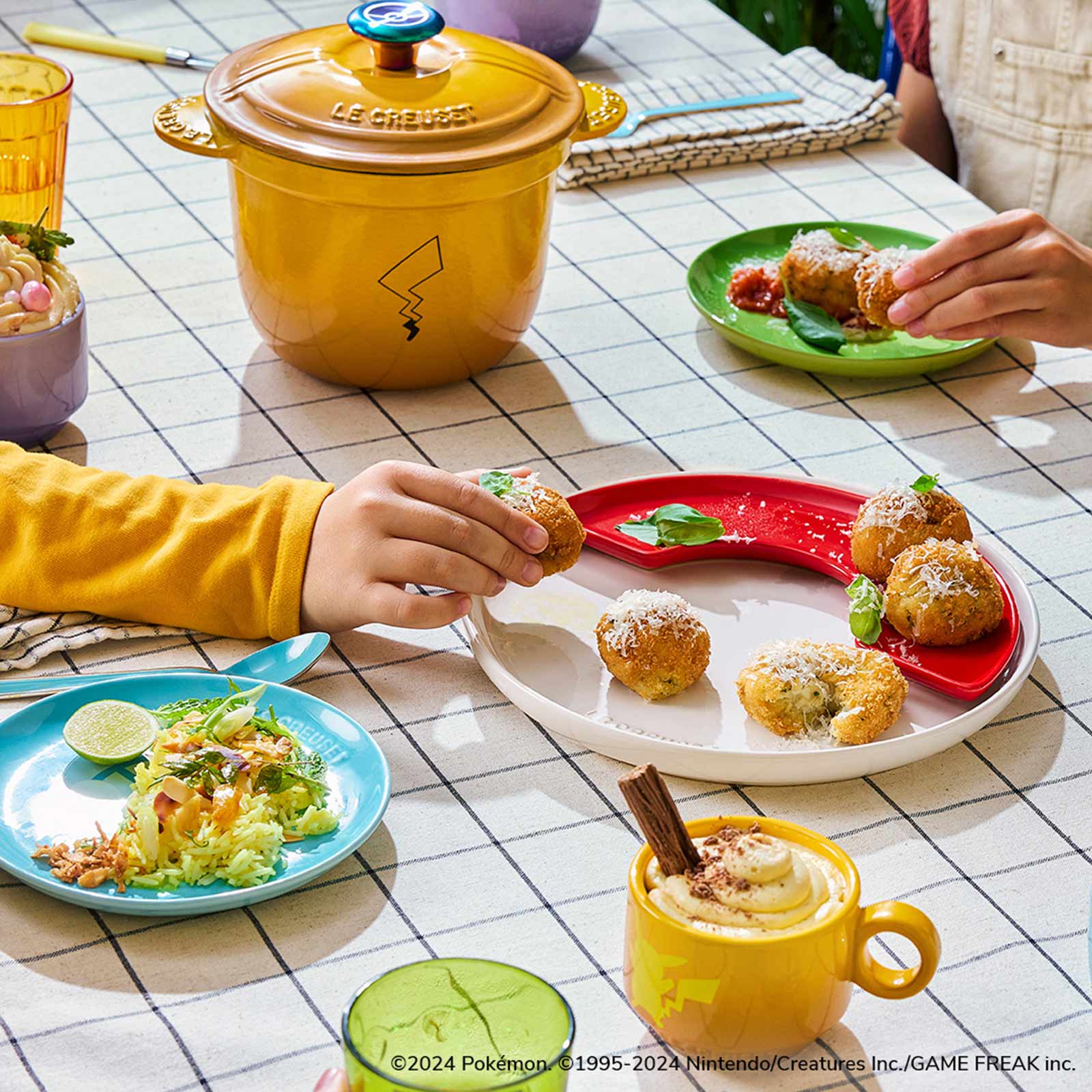 Pokémon Poke Ball Tableware Set image number 8