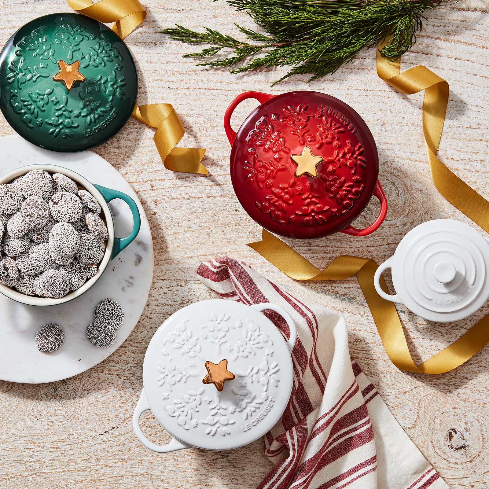 Mini Round Cocotte Gold Star Knob image number 5