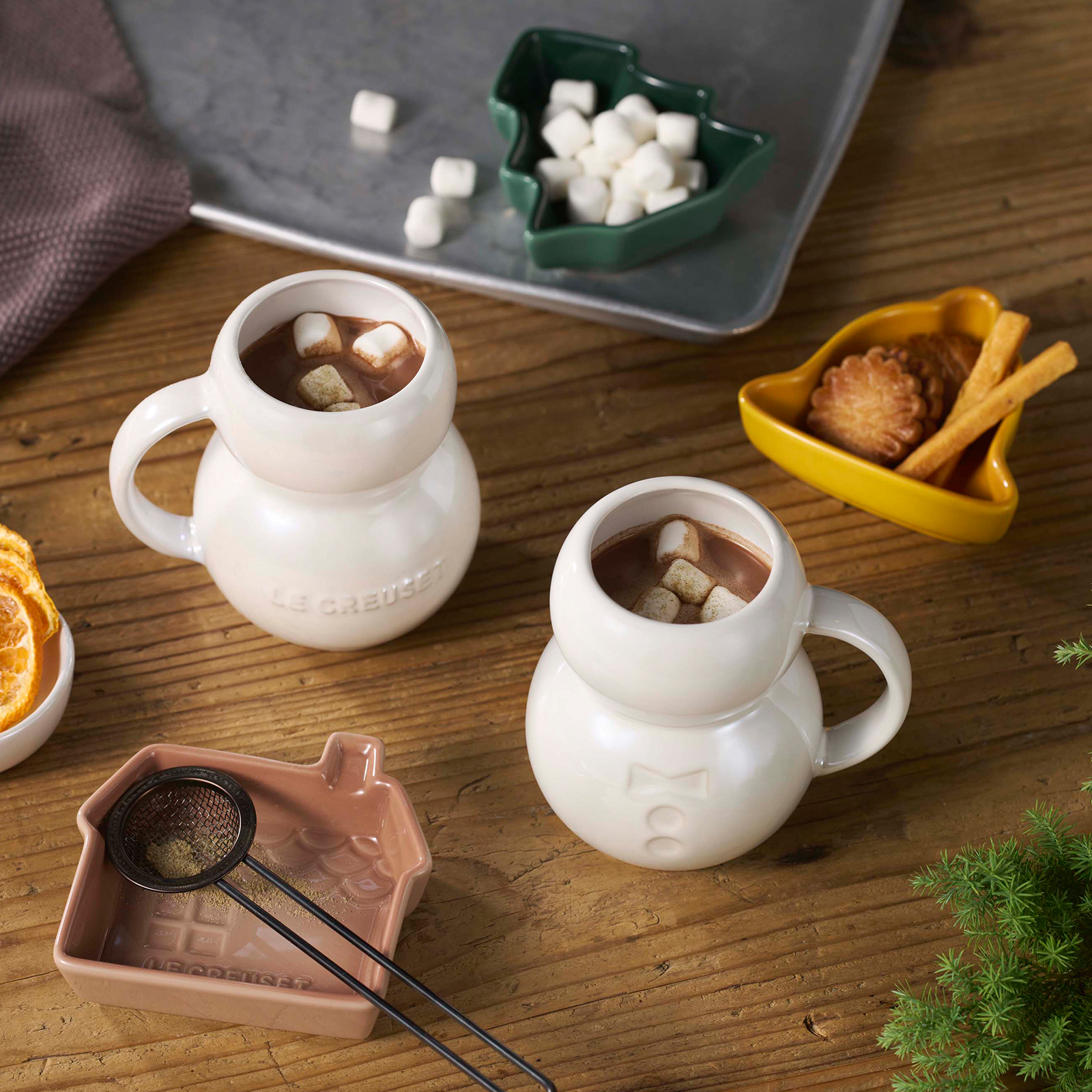 Stoneware Set of 4 Christmas Mini Dishes image number 4