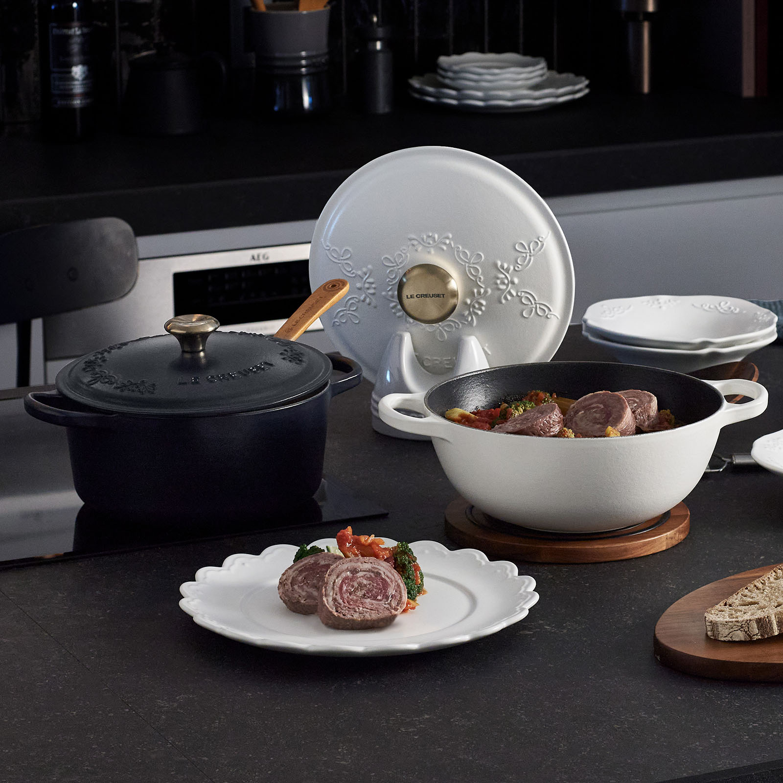 Eternity Lace Round French Oven image number 5