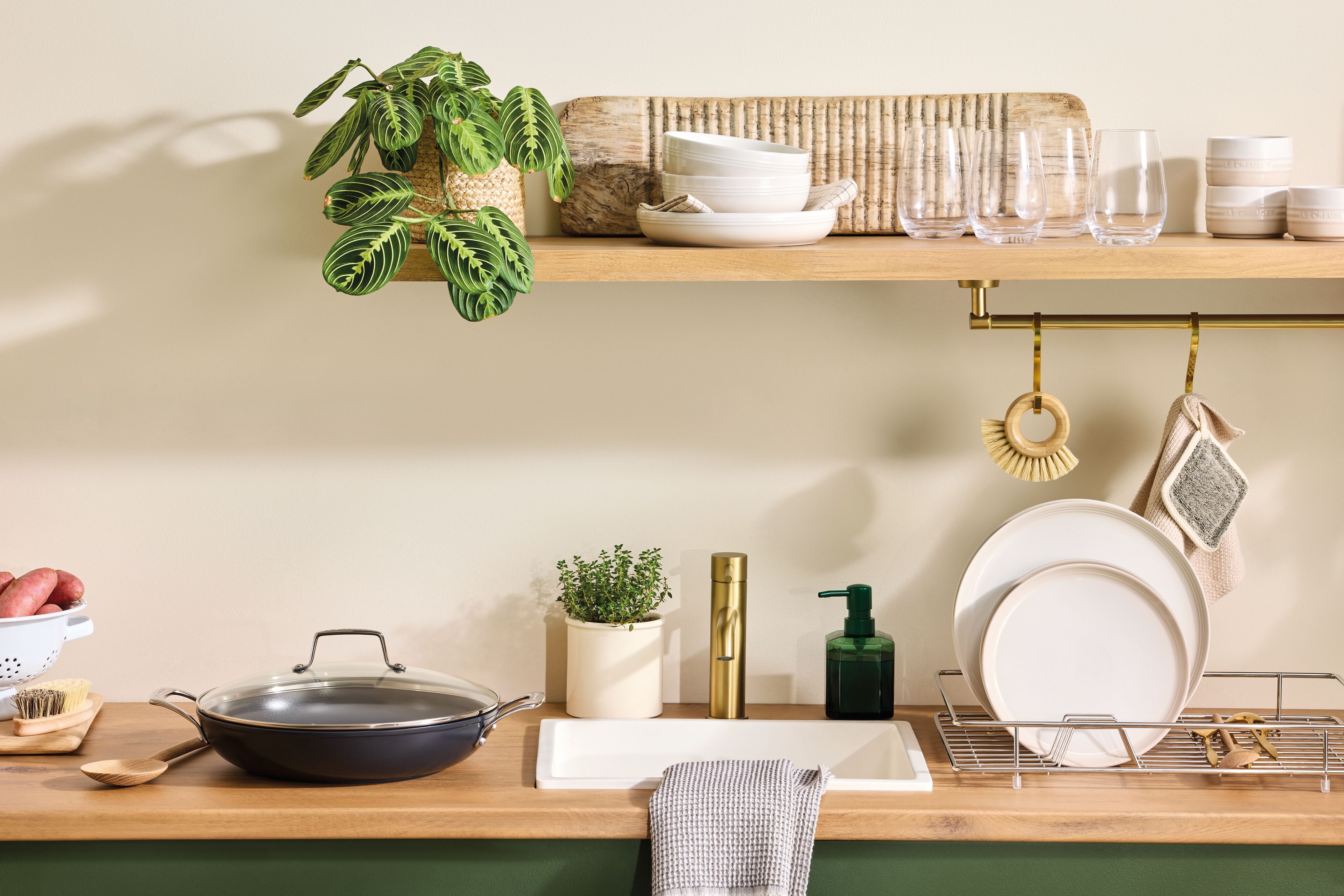 Essential Non-Stick Cookware Shallow Braiser Glass Lid image number 5