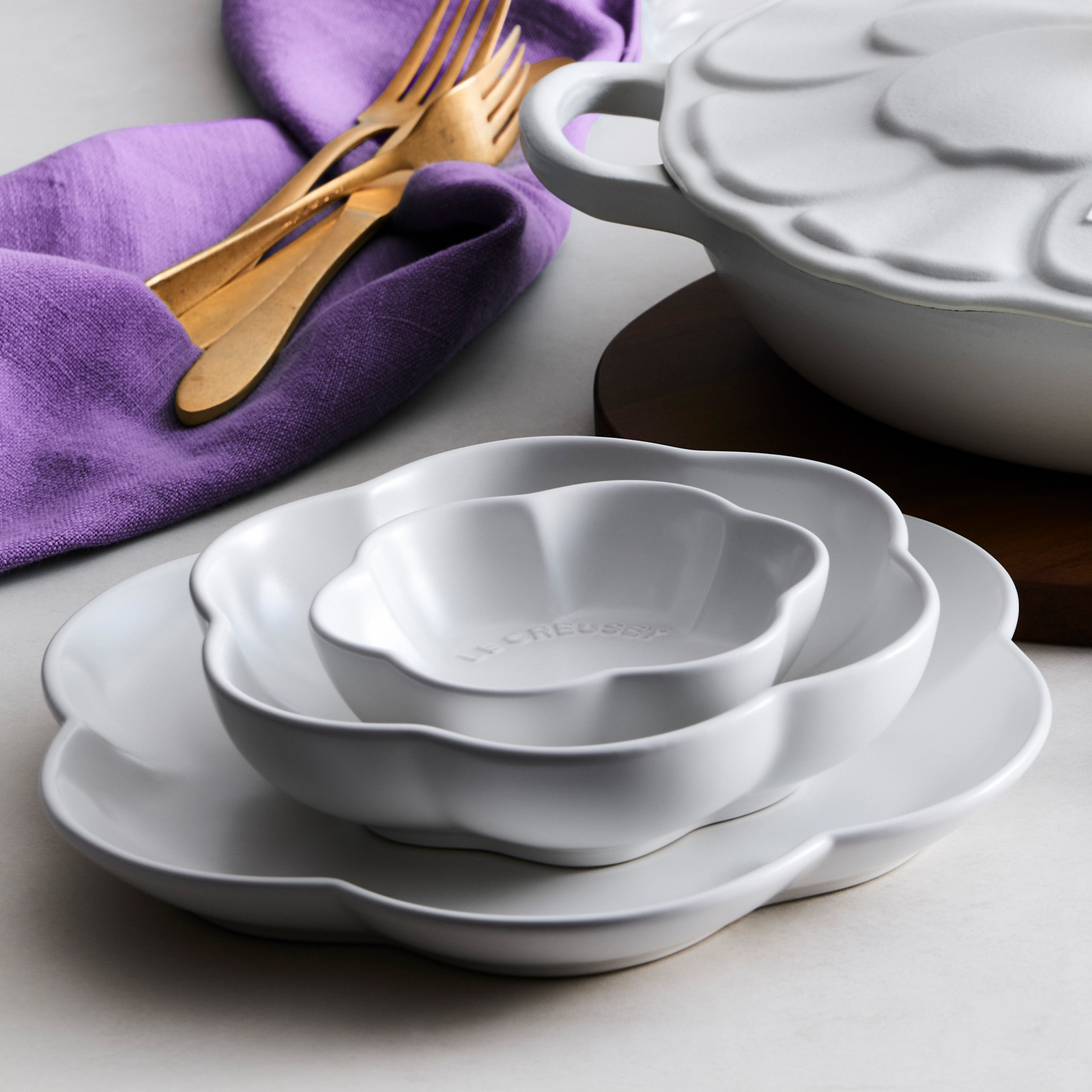 Seoul Stoneware Sphere Floral Plate image number 7