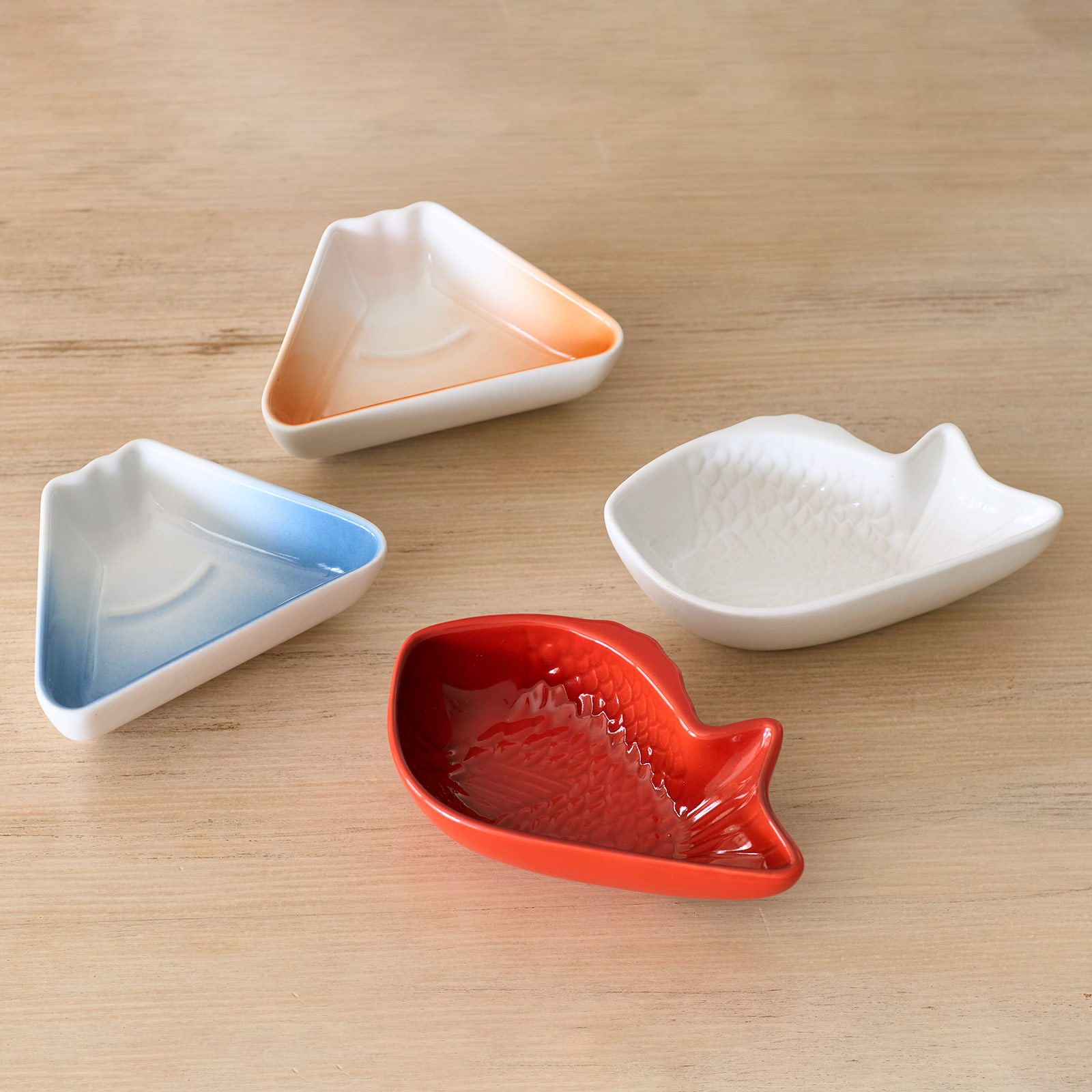 Set of 2 Mount Fuji Dishes image number 4