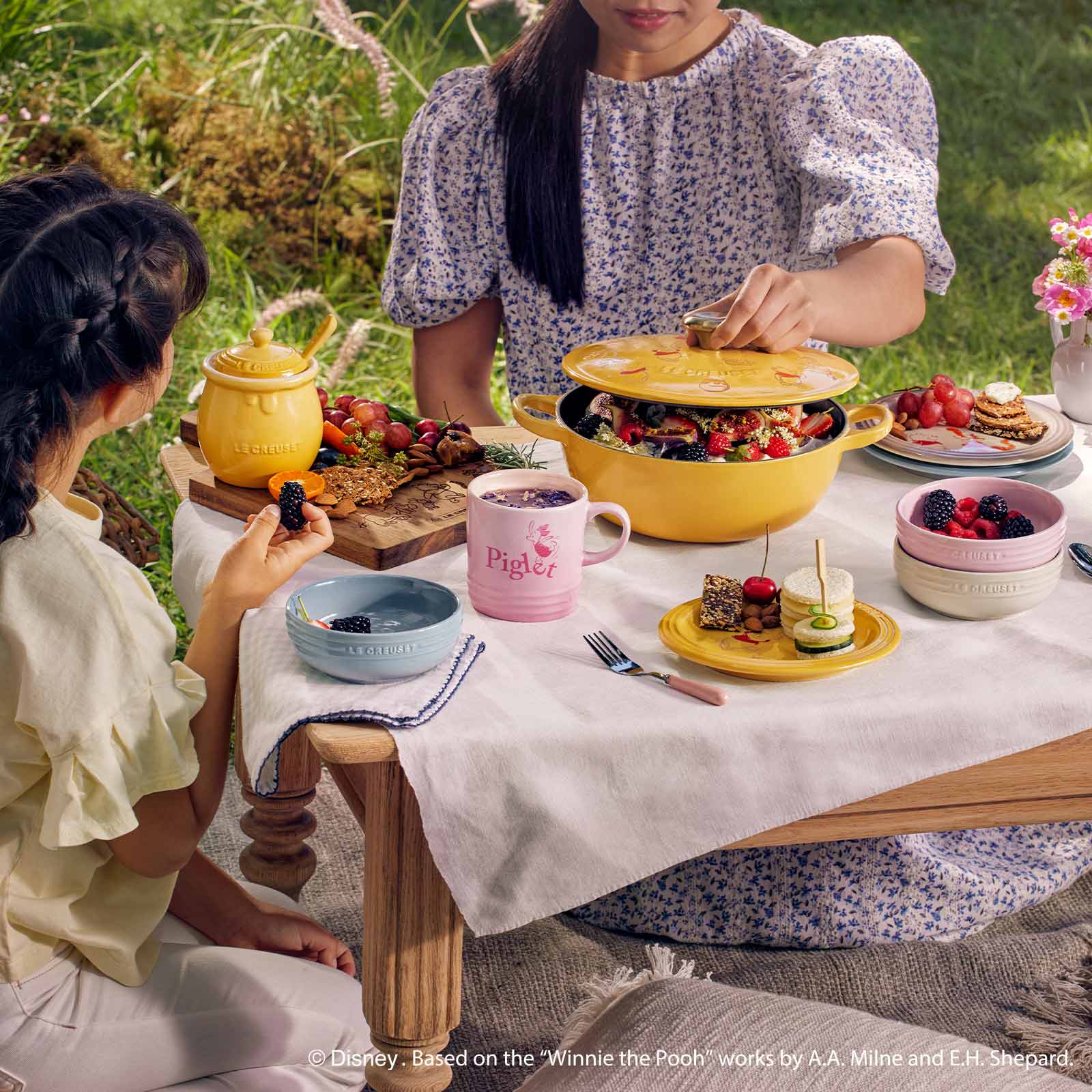 Set of 4 Winnie the Pooh London Coffee Mug image number 6