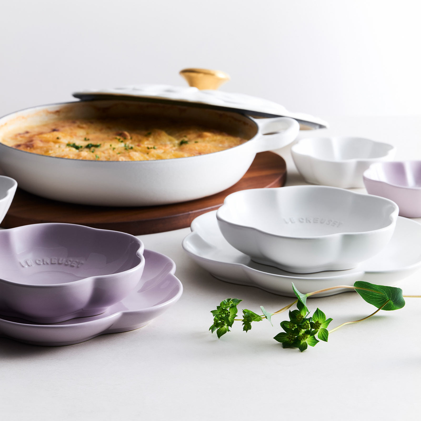 Seoul Stoneware Sphere Floral Plate image number 4