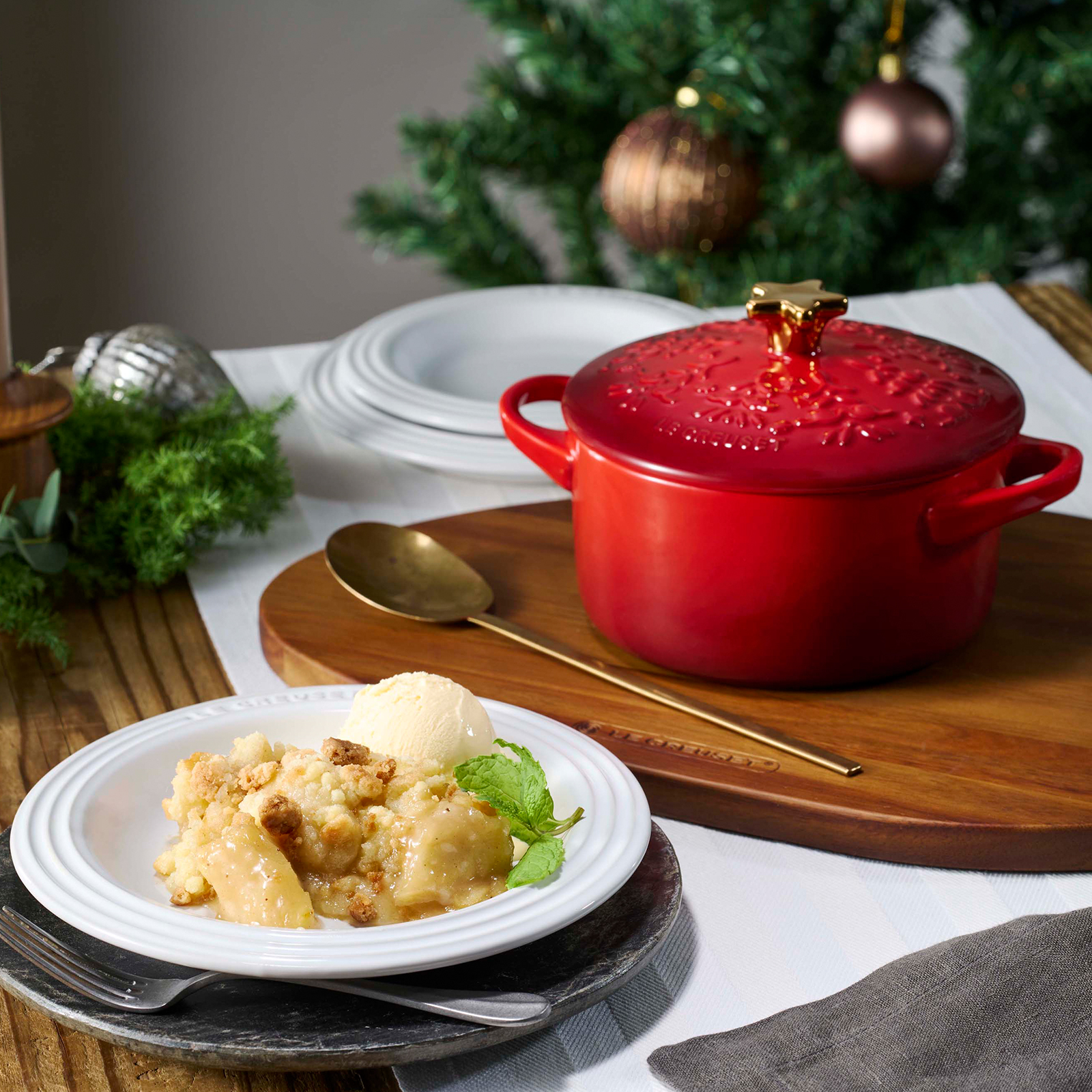 Mini Round Cocotte Gold Star Knob image number 6