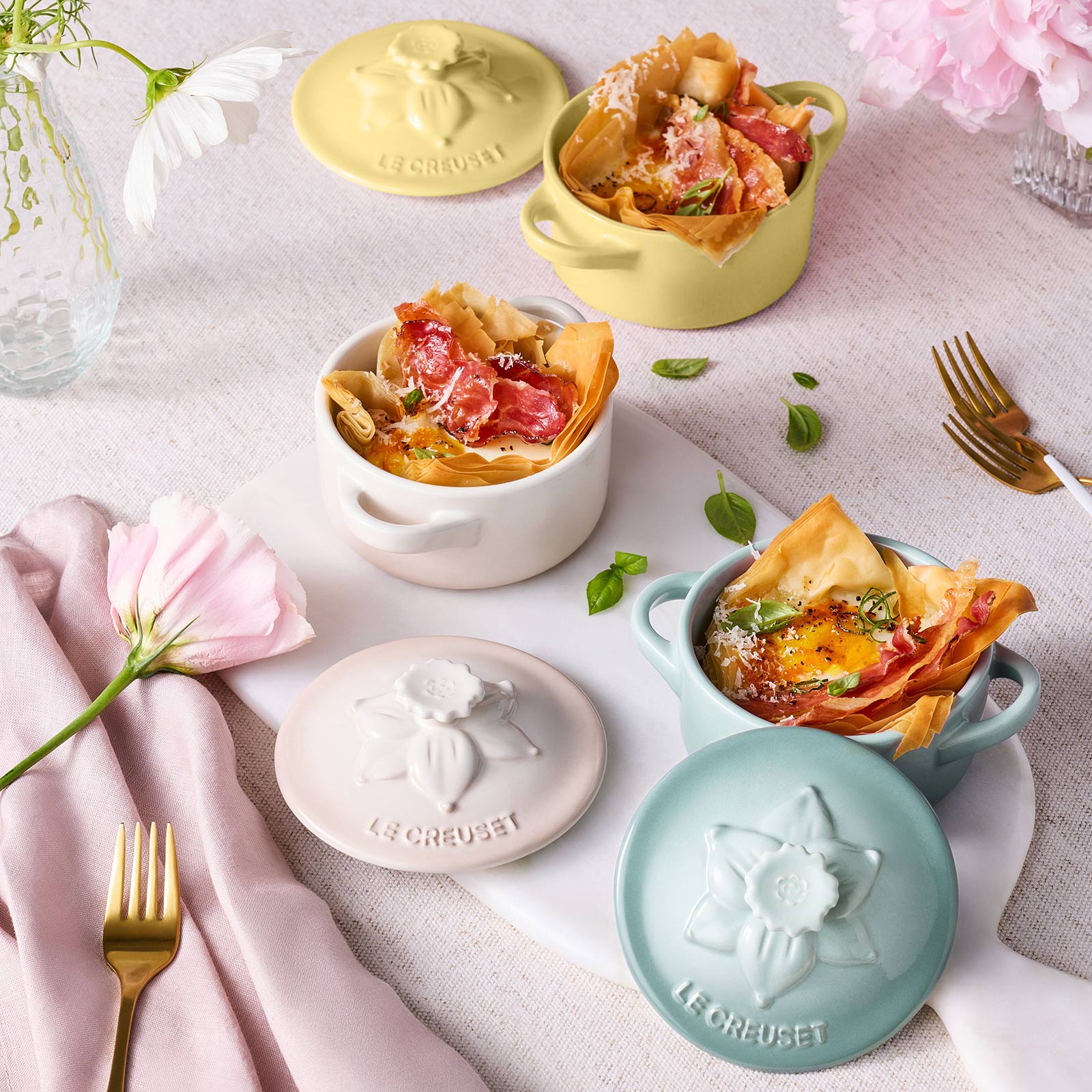 Jardin Relief Classic Round Mini Cocotte image number 7